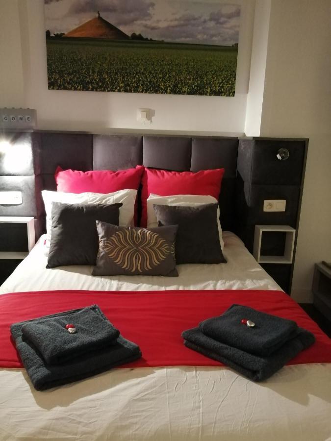 The Romantic Waterloo Lion'S Suite Braine-lʼAlleud Exterior foto