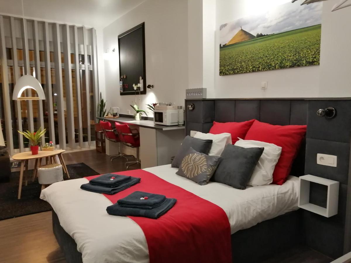 The Romantic Waterloo Lion'S Suite Braine-lʼAlleud Exterior foto